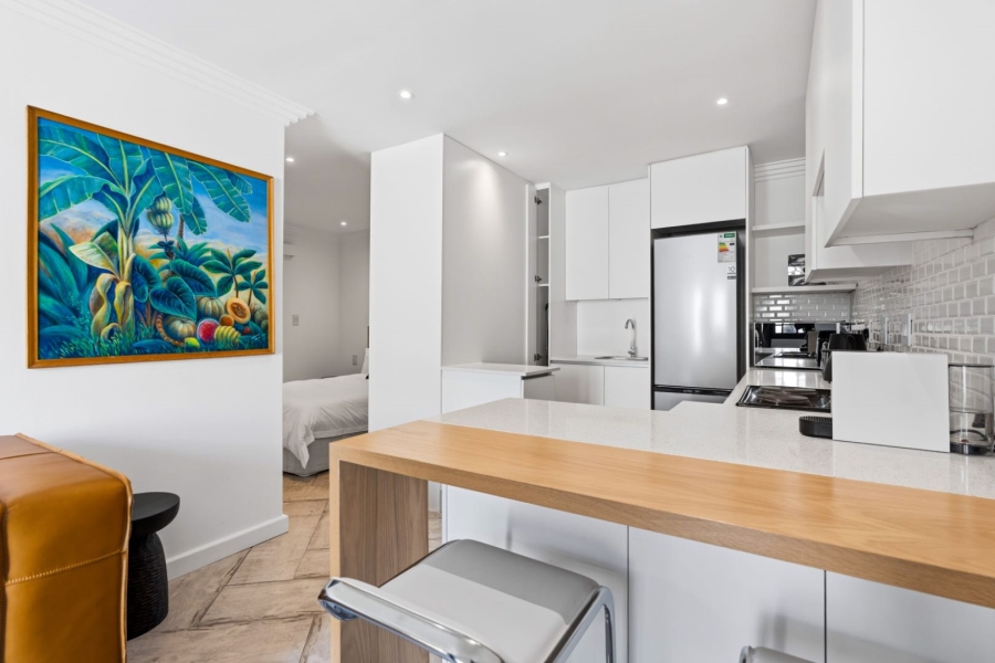 To Let 1 Bedroom Property for Rent in Green Point Western Cape